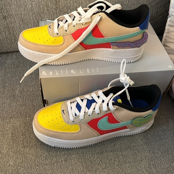 Air force 1 LV8 1 (GS) - Picture 3 of 4